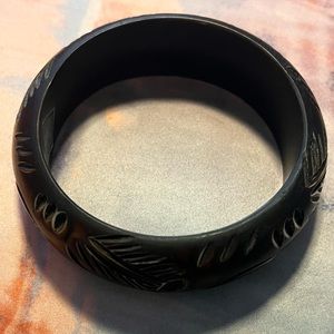 Carved detail solid bracelet